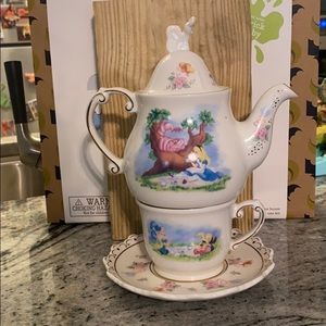 Alice tea set